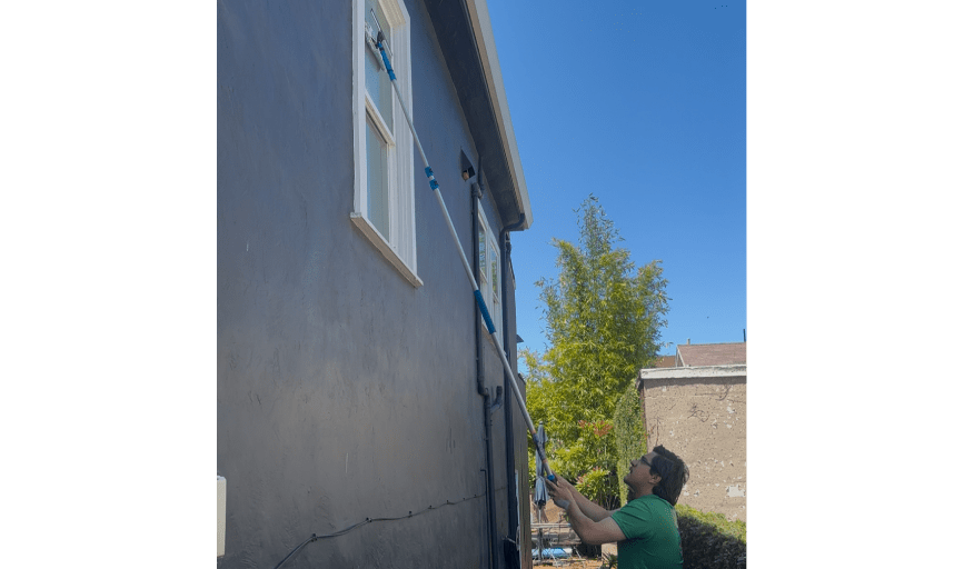 EXTERIOR WINDOW WASHING